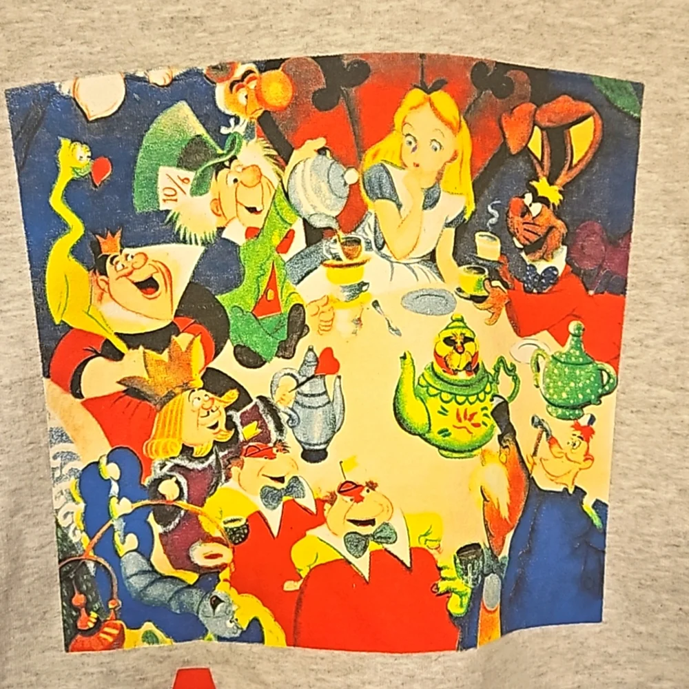 Disney's Alice in Wonderland Sweatshirt Size Small - Picture 4 of 5